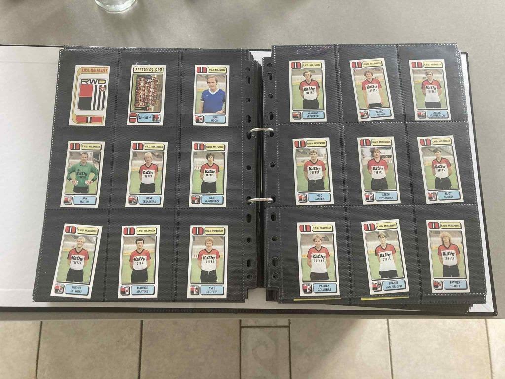 Set complet d'autocollants pour panini RWDM 1983 (18 pièces), Collections, Envoi, Comme neuf, Affiche, Image ou Autocollant