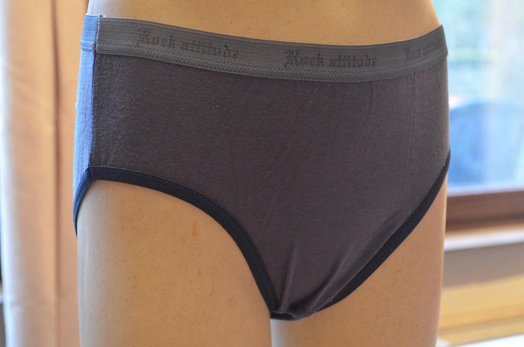 Rock attitude slip blauw 6/8 jaar, Neuf, Enlèvement ou Envoi, Rock attitude, Vêtements de nuit ou Sous-vêtements