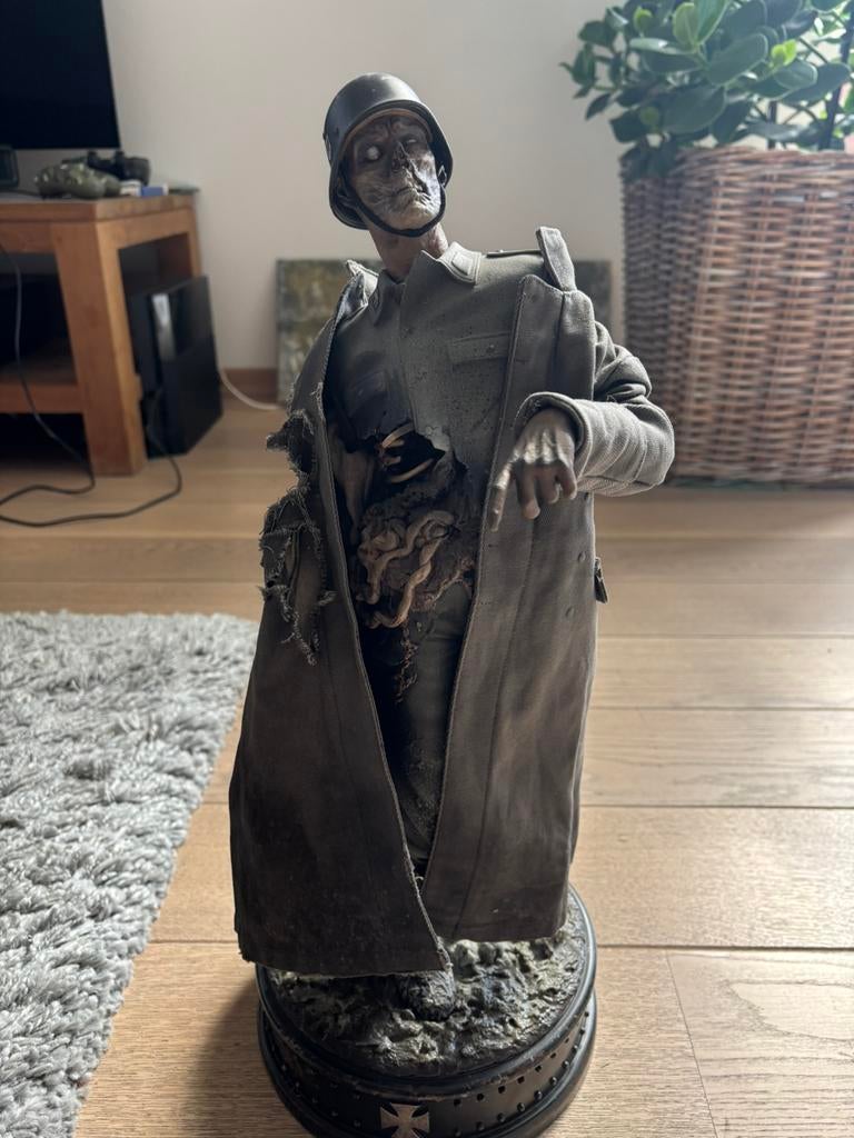 1/4 figuur Dead Frozen van Sideshow - German Zombie - 500 ex, Collections, Enlèvement ou Envoi