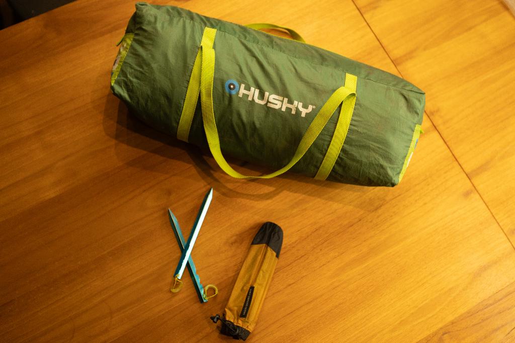 Tente bivouac randonnée camping HUSKY sardine ultraligth, Enlèvement ou Envoi, Utilisé, Jusqu'à 2