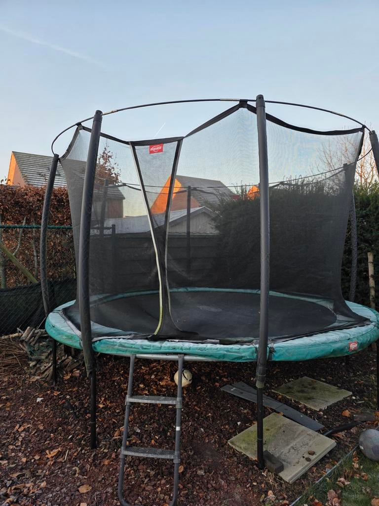 Trampoline van Berg, Ophalen