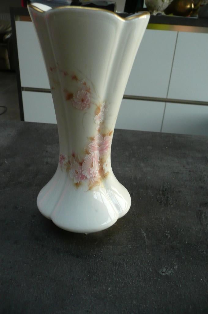 Porseleinen vaasje met geschilderde bloemen Limoges (MD25), Ophalen of Verzenden