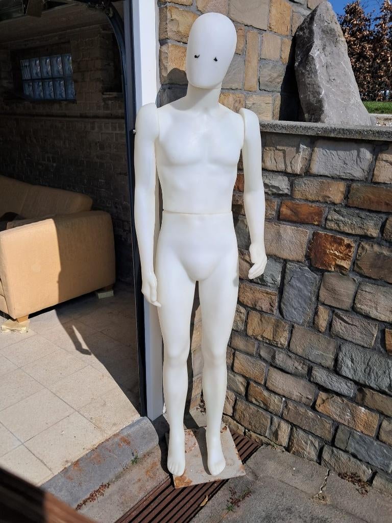 Etalagepop man model, Ophalen