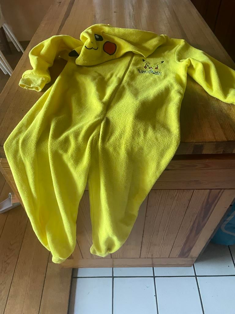 Pokemon onesie 8-9 jaar 134 cm, Ophalen, Gedragen