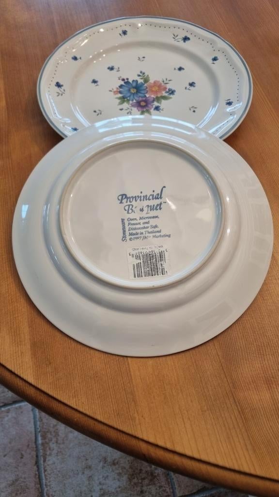 2 assiettes plates  Provincial Bouquet, Enlèvement ou Envoi