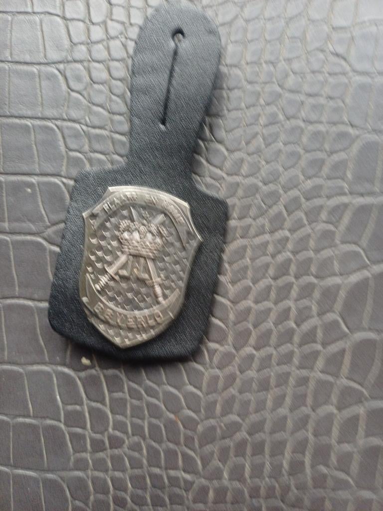 Cintre de poitrine militaire, Enlèvement ou Envoi