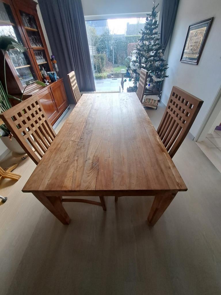 Tafel en 4 stoelen. In taek, Enlèvement