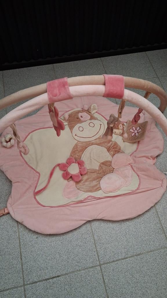 Tapis de jeu pour bébé Noukie's avec 4 jouets supplémentaire, Enfants & Bébés, Enlèvement, Comme neuf