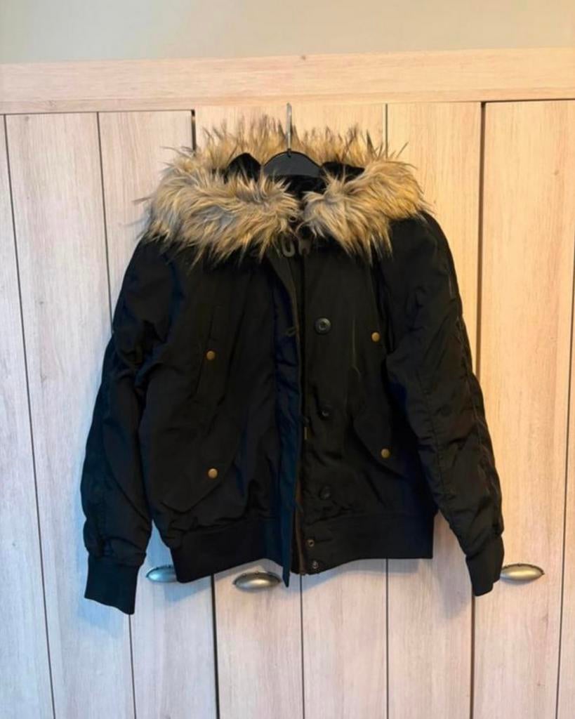 Zwarte winterjas dames, Kleding | Dames, Ophalen of Verzenden, Zo goed als nieuw, Maat 38/40 (M)