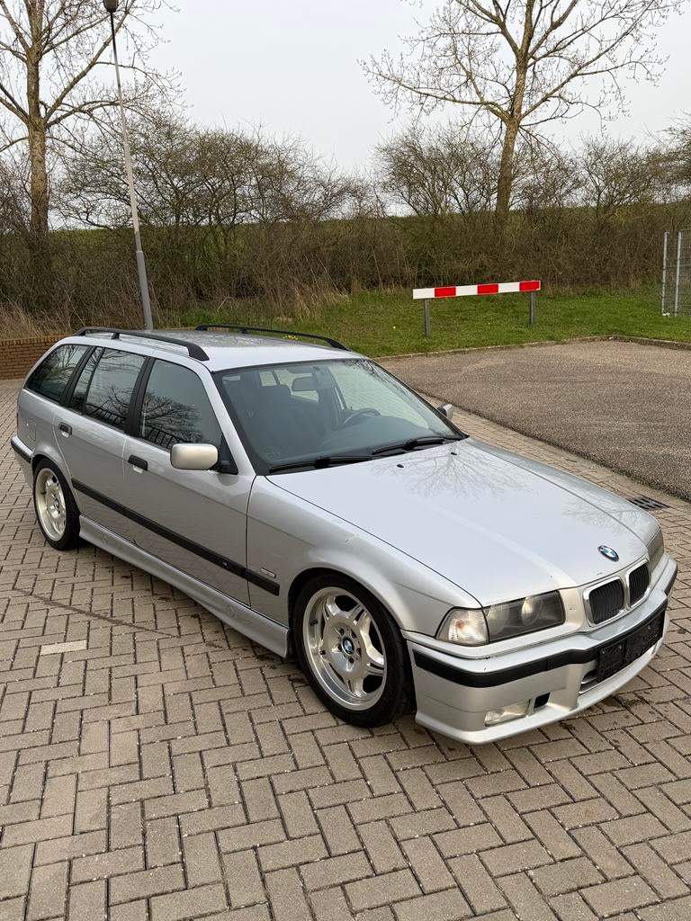 E36 320i M-Pakket gechipte Ecu+verlicht vliegwiel 165pk, 122 kW, 1998 cc, Achterwielaandrijving, Zwart