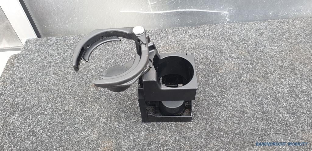 Dubbele bekerhouder w210 E klasse W208 CLK mercedes middenco, Gebruikt, Mercedes-Benz AG, Mercedes-Benz, Mercedesstrasse 120
70372  Stuttgart, DE