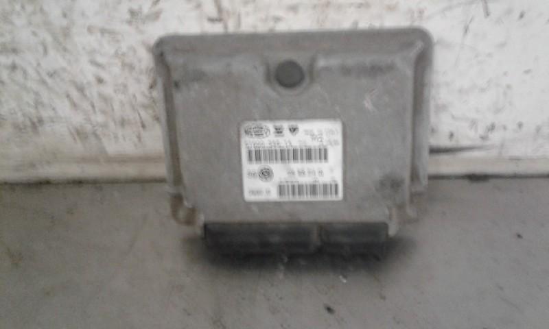 CALCULATEUR MOTEUR ECU Volkswagen Golf IV (1J1), Utilisé, Volkswagen