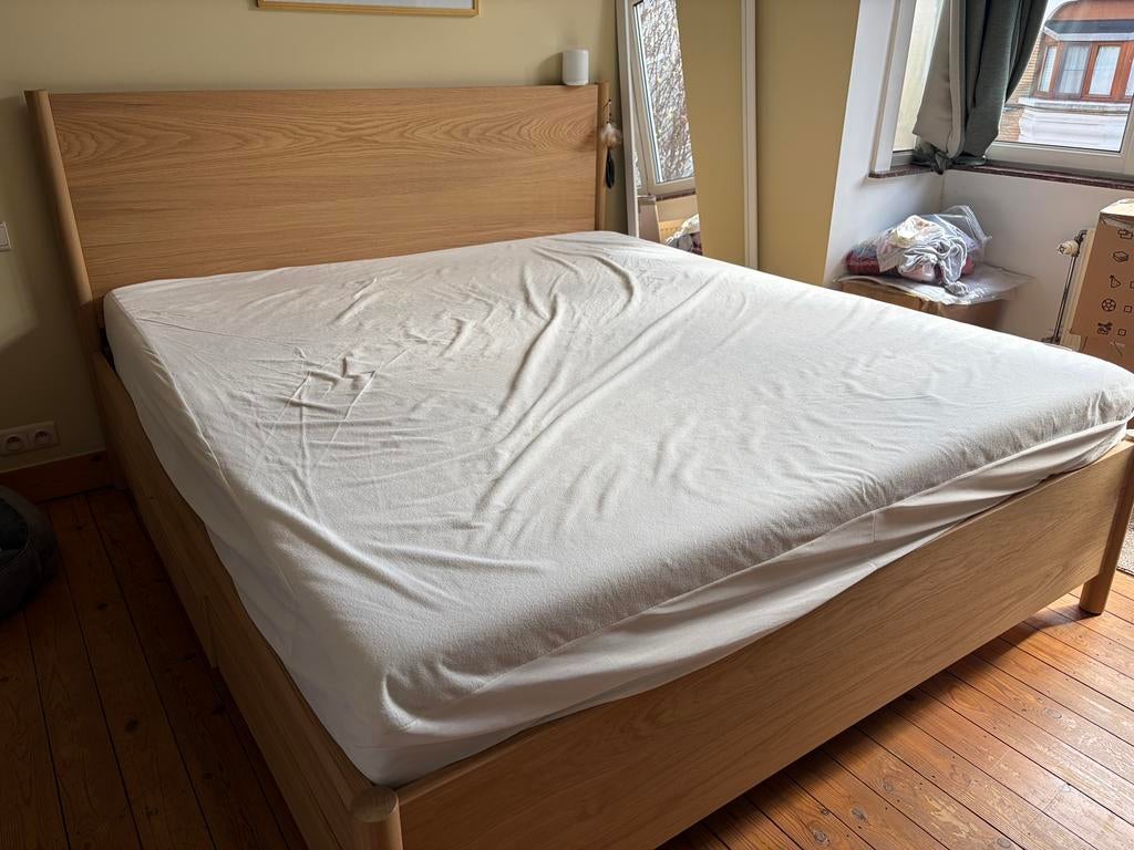 Lit 180x200 avec matelas, housse et draps, Maison & Meubles, Enlèvement, Comme neuf