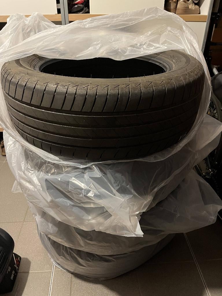 4 pneus été neufs Bridgestone Turanza T005 - 235/55 R18 100V, Neuf, Véhicule de tourisme, Pneus été, Enlèvement