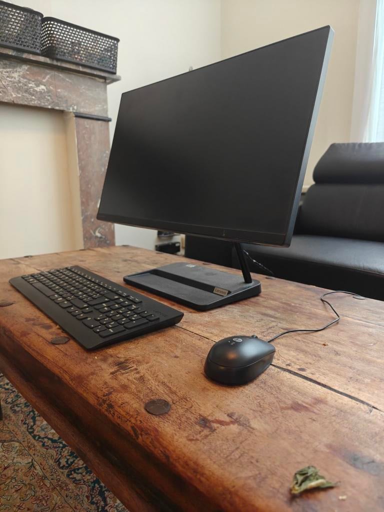 Lenovo tout-en-un AMD RYZEN 7 24 pouces, 16 Go de RAM, SSD d, 4 Ghz ou plus, Enlèvement, AMD Ryzen 7, SSD