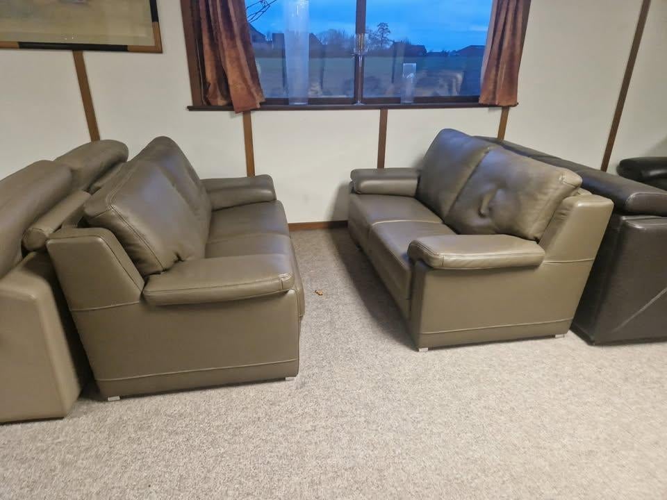 TAUPE BUFFELLEDEREN SALON 3 EN 2 ZIT, Ophalen, Gebruikt, Leer
