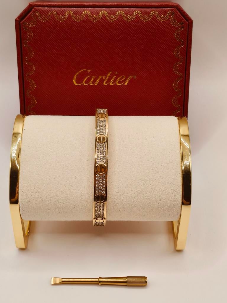 Bracelet d'amour en or Cartier, Bijoux, Sacs & Beauté, Neuf, Or, Acier, Avec strass