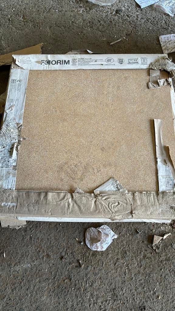 Tegel 60x60 ter gross grp, Doe-het-zelf en Bouw, Tegels, Ophalen, Zo goed als nieuw