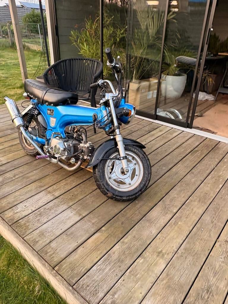 Dax skyteam, Fietsen en Brommers, Ophalen