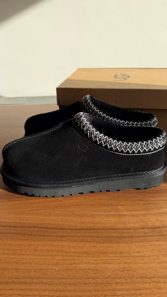 UGG tasman laag maat 42 NIEUW, Kleding | Dames, Schoenen, Zwart, Nieuw, Ophalen of Verzenden, Pantoffels of Sloffen