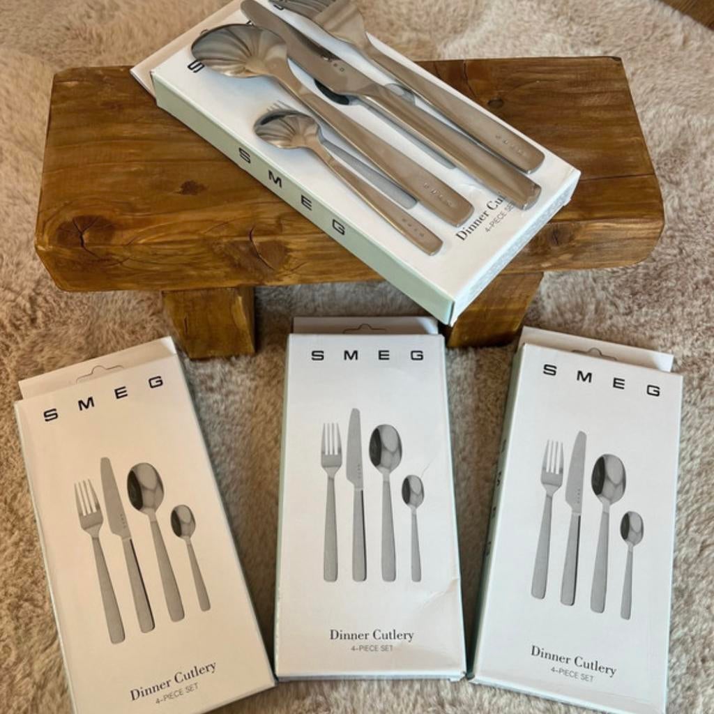 Set 4 couverts SMEG - Dinner Cutlery. À l’unité ou en lot., Huis en Inrichting, Keuken | Bestek, Nieuw, Bestekset, Inox of Chroom