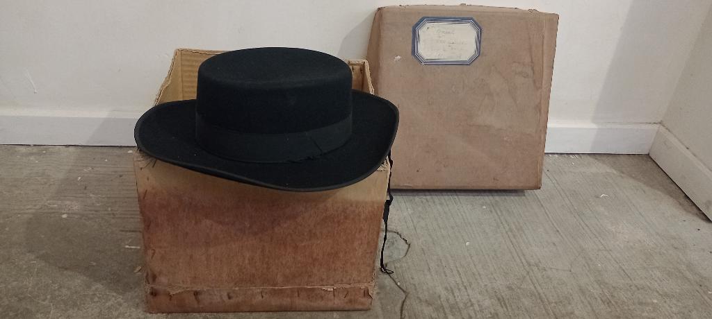 Sombrero Cordobes Mariscal Granada — Authentiek — T56, Ophalen of Verzenden, Gebruikt, Hoed, Pet, of Sjaal, Mariscal