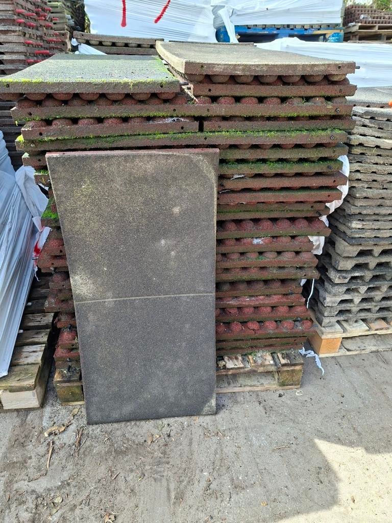 52 rubberen tegels 100x50x5 cm staltegels stalmatten