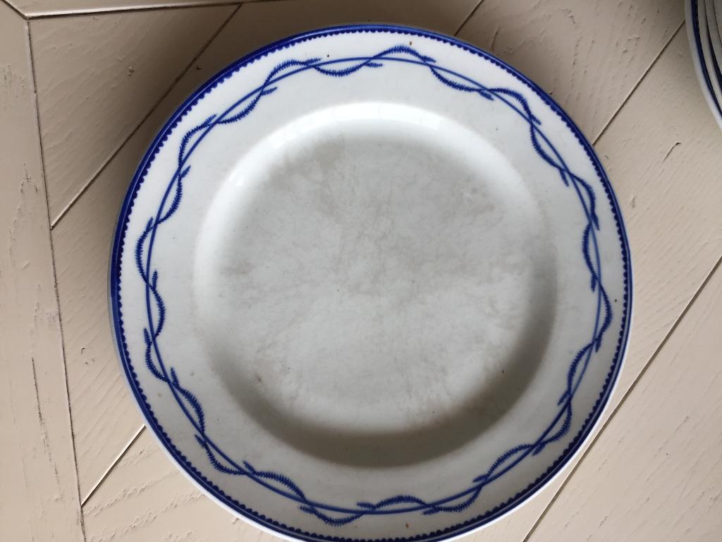 4 assiettes en porcelaine de Tournai, Enlèvement ou Envoi