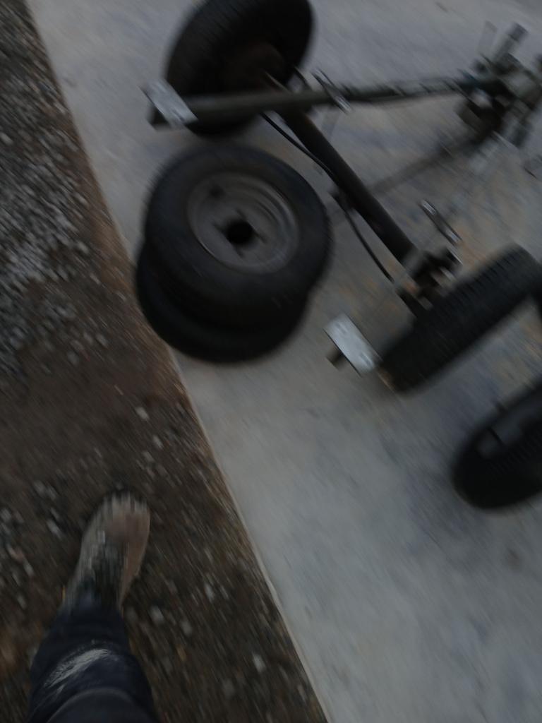 Assen, trekhaak, dissel en wielen, Enlèvement