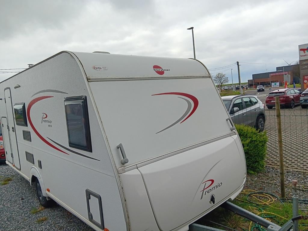 caravane burstner, Jusqu'à 5, 5 à 6 mètres, Particulier, Bürstner