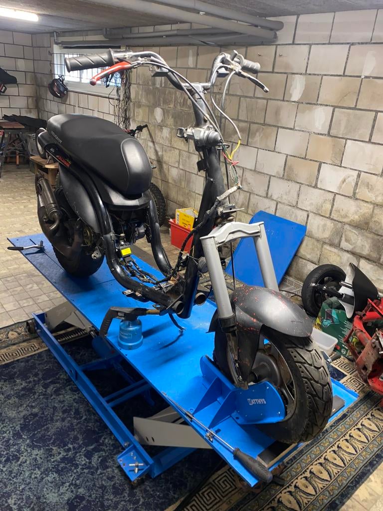 Peugeot ludix 50cc 2t, Fietsen en Brommers, Ophalen, Zo goed als nieuw, Peugeot