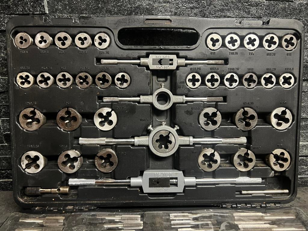 Coffret tarauds et filières, Enlèvement