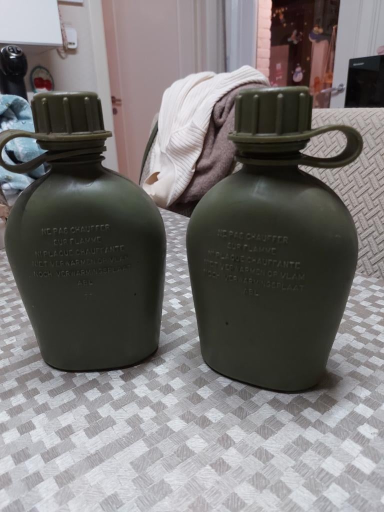 2 veldflessen abl, Ophalen of Verzenden