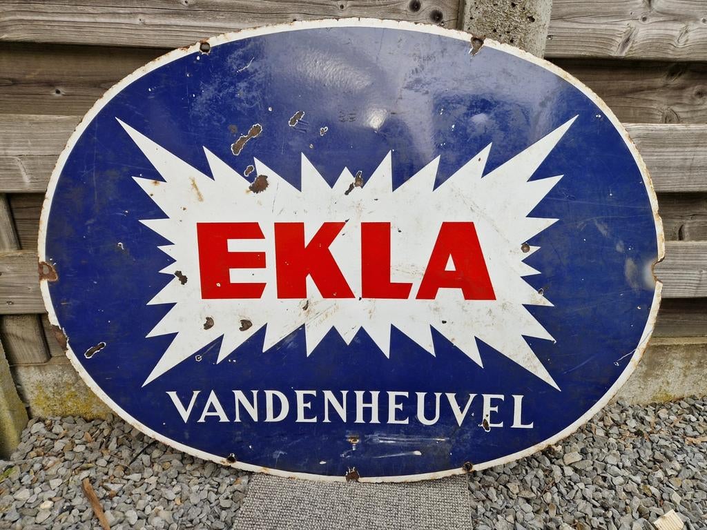 Emaille Ekla, Enlèvement