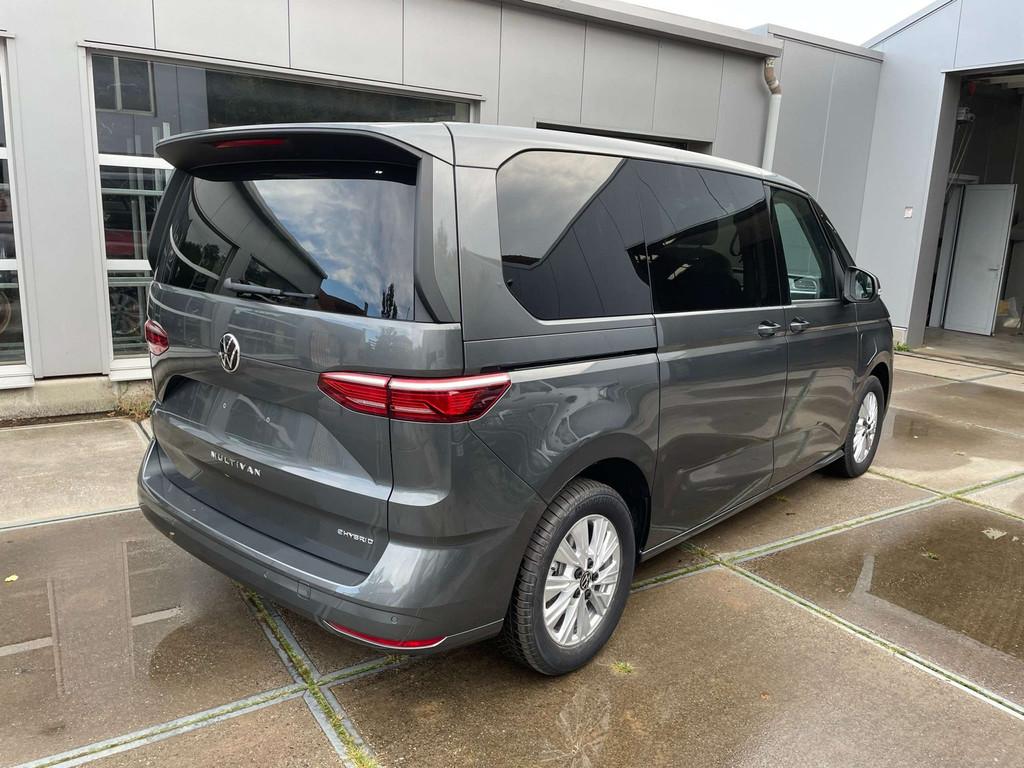 Volkswagen T7 Multivan 1.4 TSI PHEV Life DSG (160 kW), Autos, Volkswagen, 1395 cm³, Argent ou Gris, Achat, https://public.car-pass.be/vhr/65de029f-d08b-40b5-8883-437b71976e72