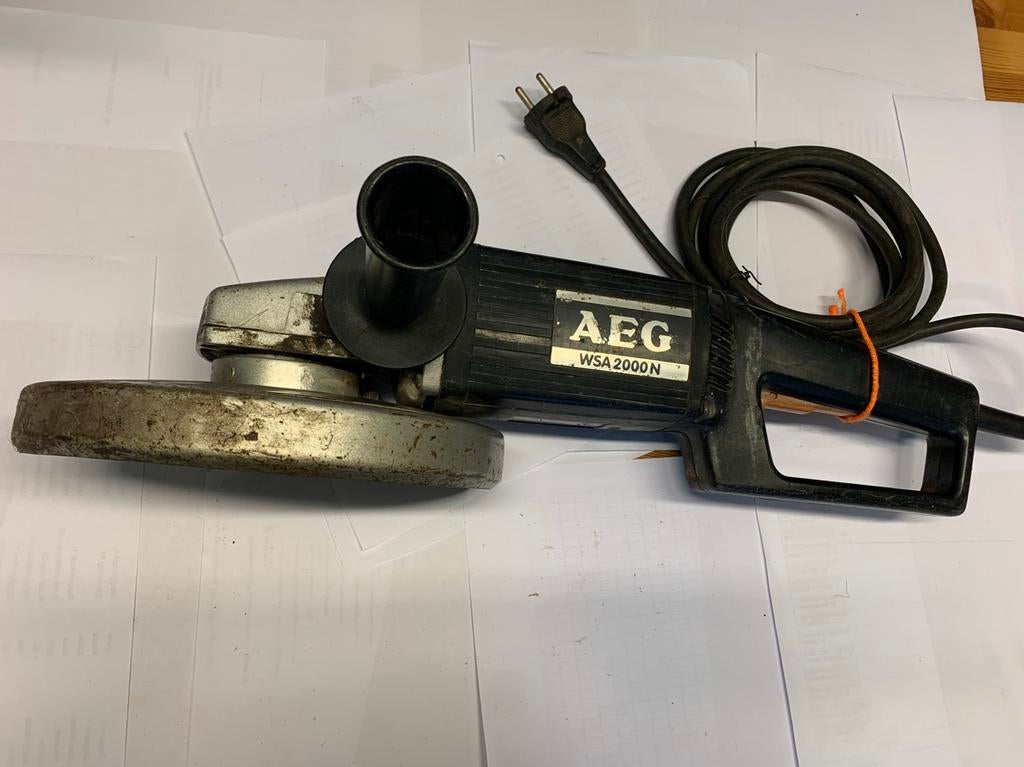 AEG haakse slijper, Enlèvement, Utilisé