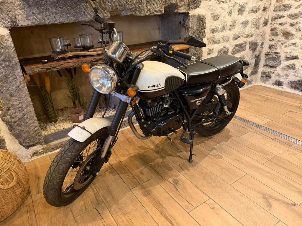 Moto Mash Seventy Five, Hobby & Loisirs créatifs, Voitures miniatures | 1:5 à 1:12, Comme neuf, Enlèvement