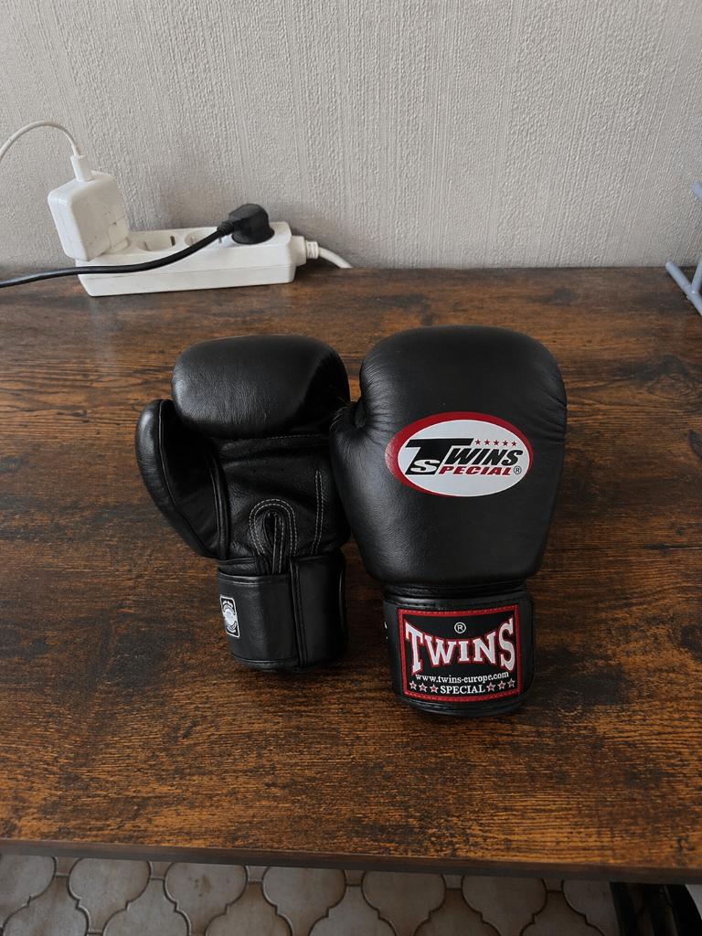 Twins bokshandschoenen 16 oz, Sport en Fitness, Vechtsporten en Zelfverdediging, Ophalen of Verzenden, Nieuw