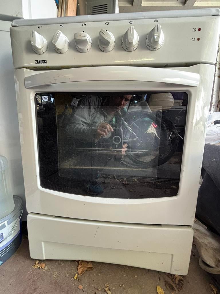 Cuisiniere elctrique zanussi, Elektronische apparatuur, Fornuizen, Ophalen, Gebruikt, Elektrisch