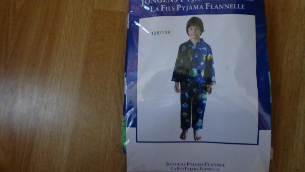 pyjama flannel(jongen)128-134 bl.+tekeningen + "zzz" - NIEUW, Ophalen, Nieuw, Jongen