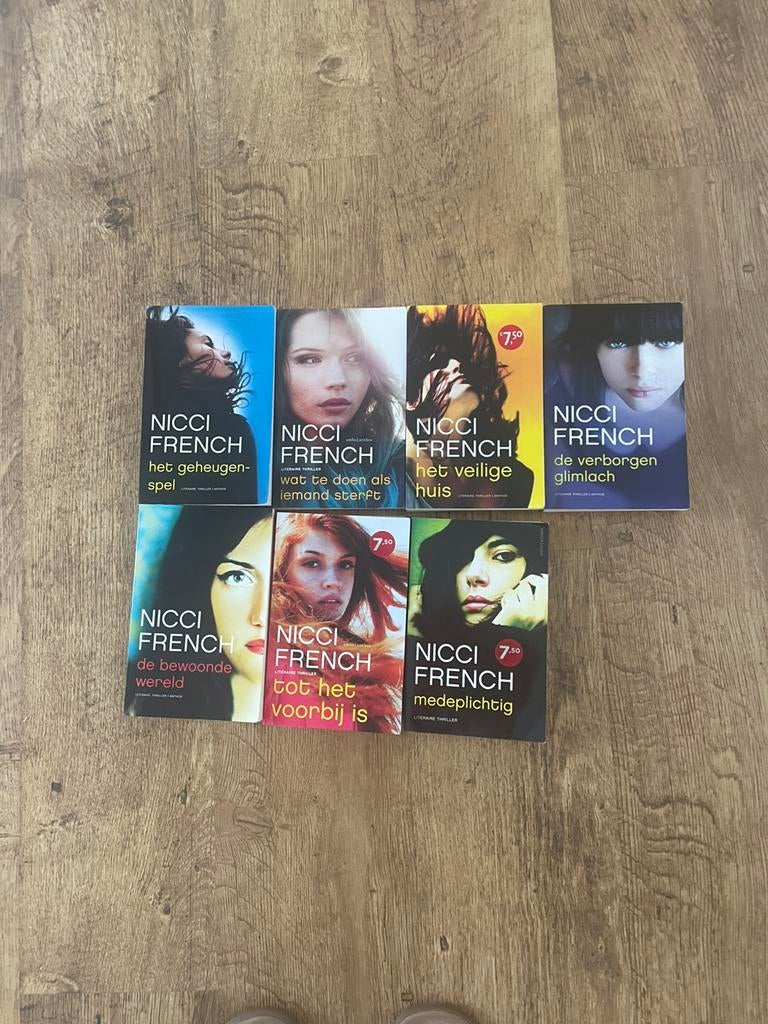 Boeken: Nicci French:4€/stuk of 25€ samen, Boeken, Romans, Ophalen of Verzenden, Gelezen, Nicci French, België