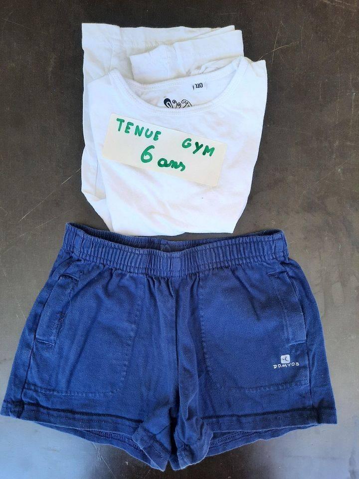 Tenue de gym 6 ans et 8 ans, Enfants & Bébés, Enlèvement ou Envoi, Utilisé