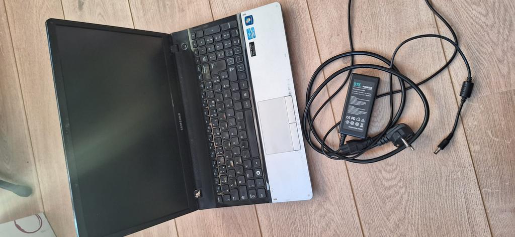 PC Samsung 15" + Chargeur NEUF - Pour pièces ou bricoleur, Enlèvement ou Envoi, Samsung