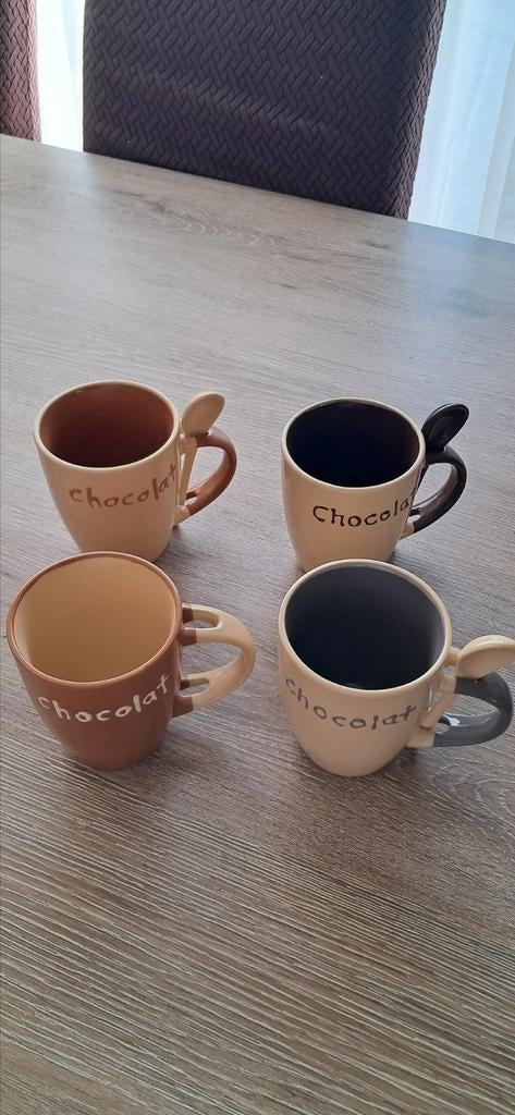 4 tasses pour chocolat, Maison & Meubles, Enlèvement, Utilisé