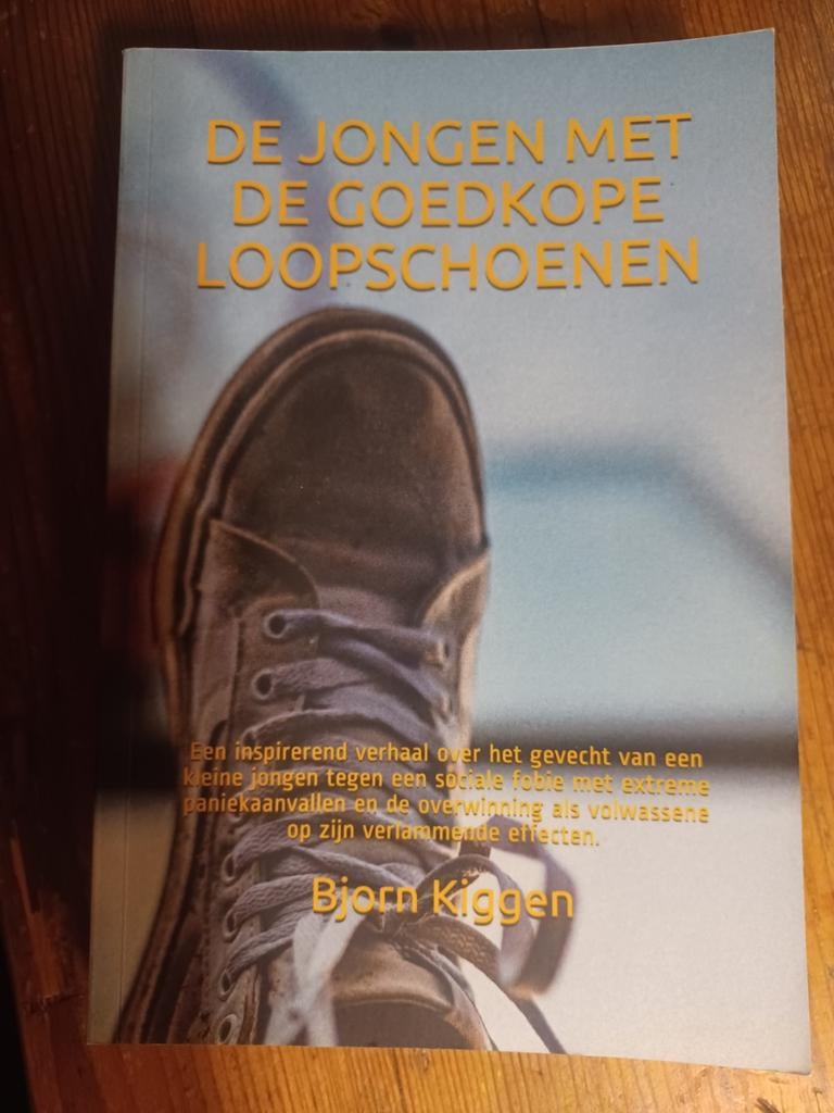 De jongen met de goedkope loopschoenen, Boeken, Ophalen of Verzenden, Zo goed als nieuw