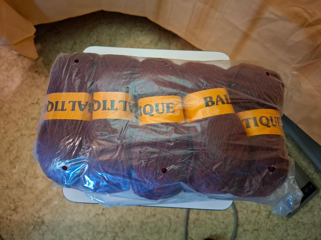 Lot de 5 pelotes de laine bordeaux, Enlèvement ou Envoi, Neuf, Tricot, Laine ou Fils