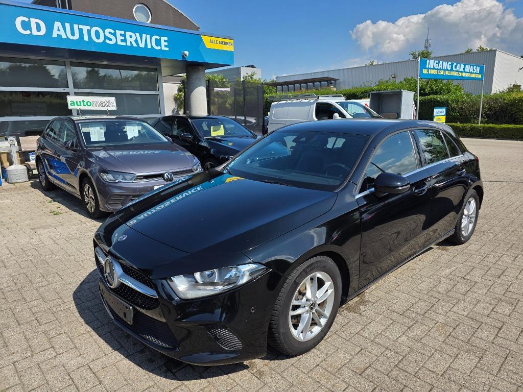 Mercedes A180 7G-DCT Style,Airco,Navigatie, Jaar Garantie!!!, Auto's, Leder en Stof, Zwart, 5 zetels, 5 deurs