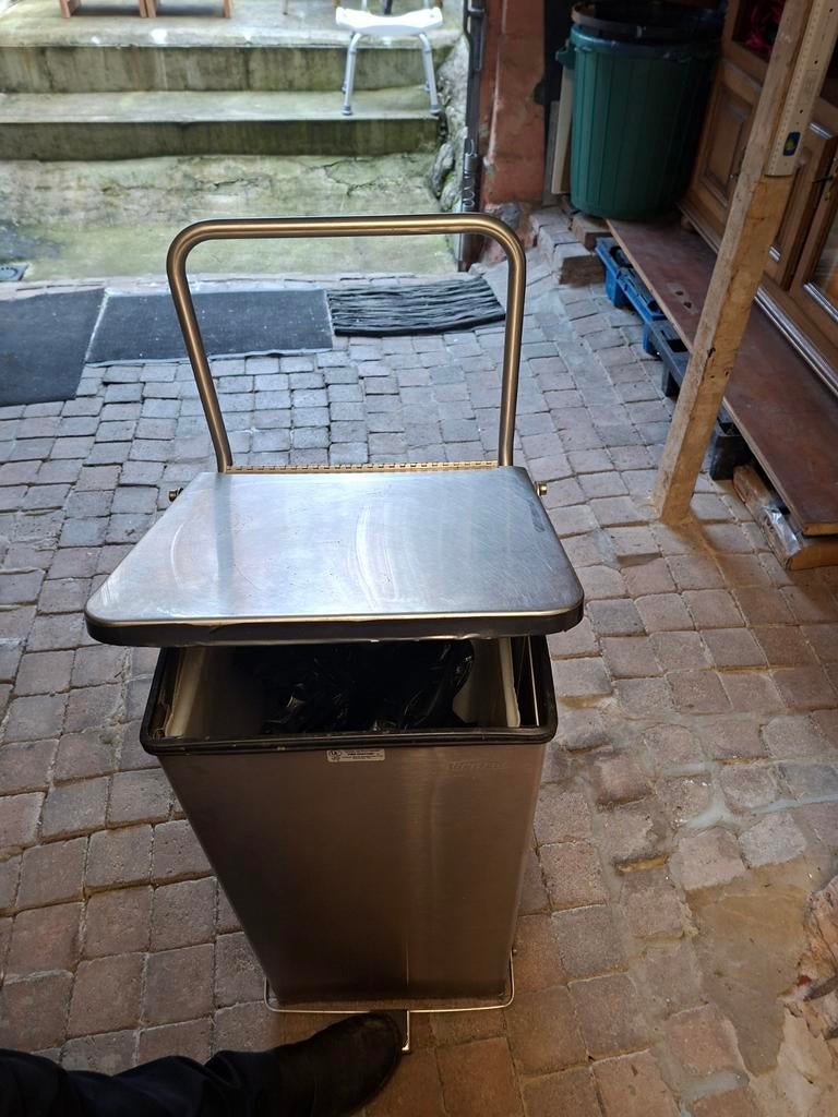Poubelle cuisine inox 45litres -professionnelle à pédale 80€, Maison & Meubles, Inox, 40 litres ou plus, Enlèvement, Utilisé