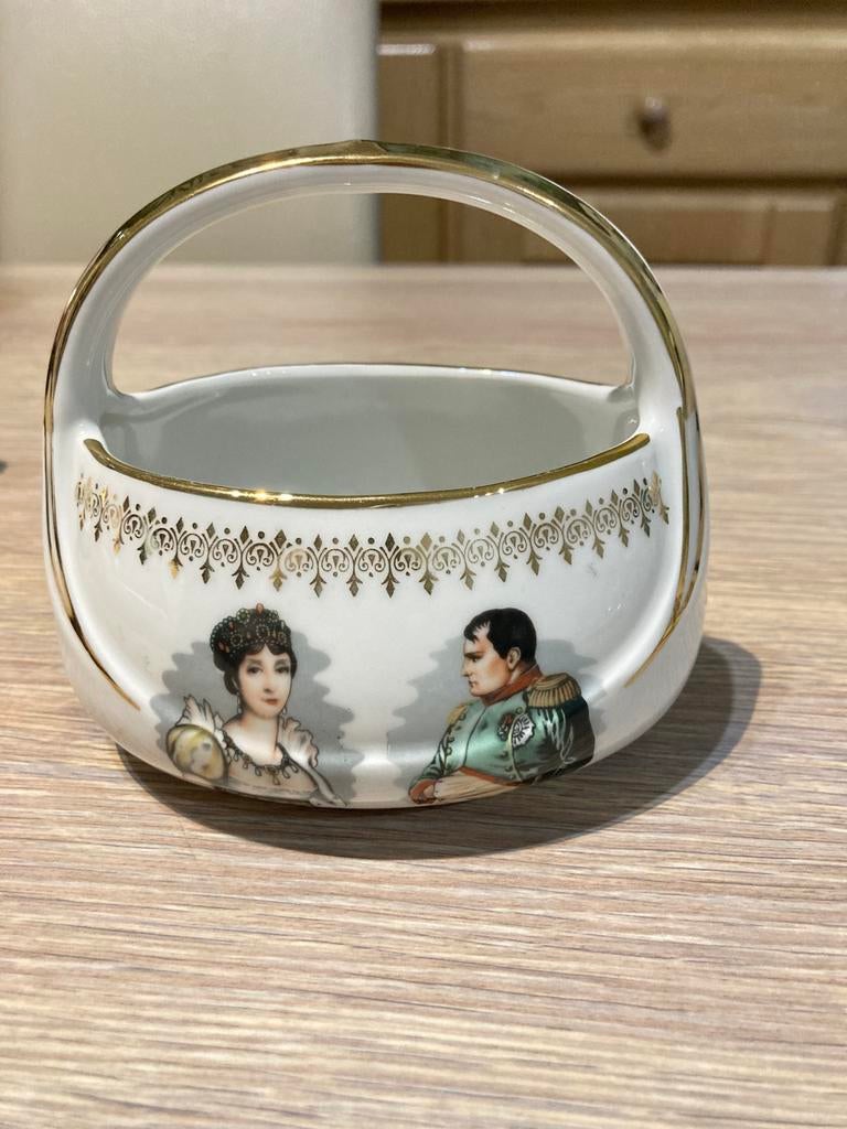Magnifique panier e porcelaine de luxe Napoléon et Joséphine, Antiquités & Art, Enlèvement ou Envoi