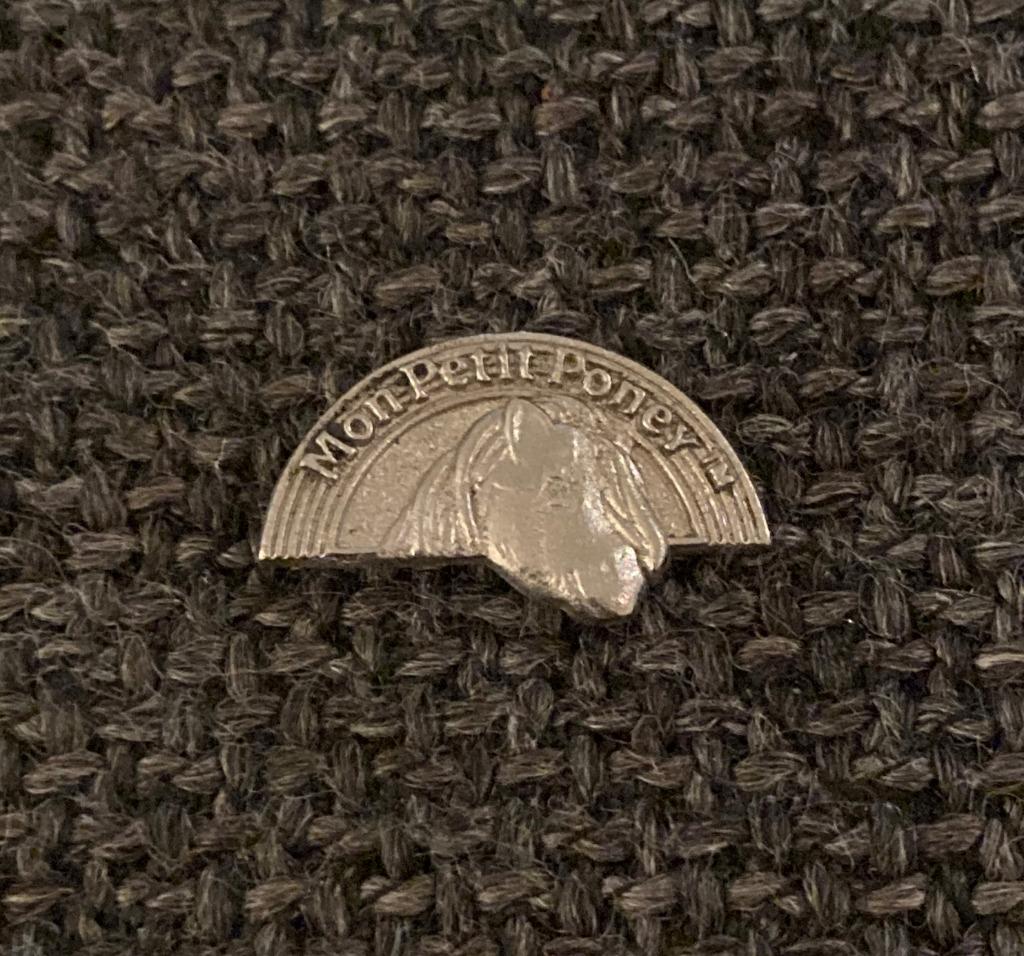 PIN - MON PETIT PONEY - MY LITTLE PONY, Collections, Envoi, Utilisé, Autres sujets/thèmes, Insigne ou Pin's